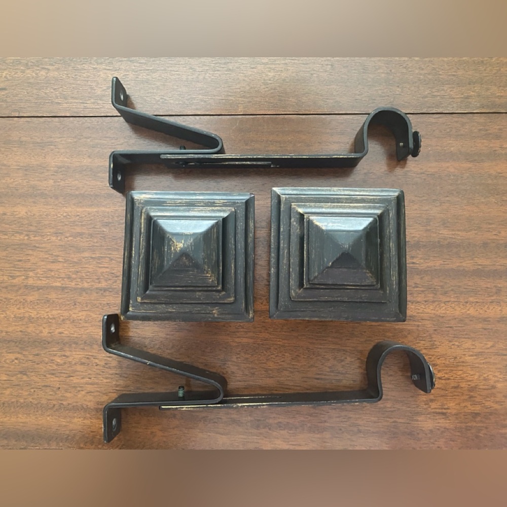 Finial and Brackets for Curtain Rod